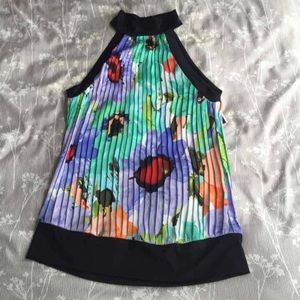 NWT Flowered Fan Design Mock Neck Top